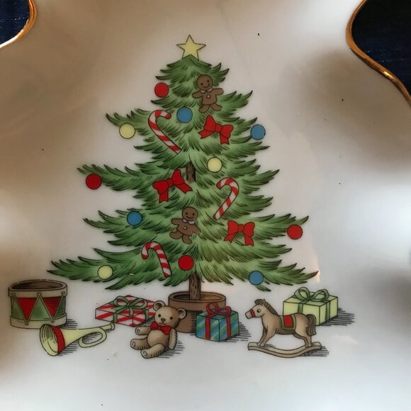 Holiday Hostess Christmas Tree Gold Trim Presents Candy Dish Made in Japan EUC - Picture 2 of 3